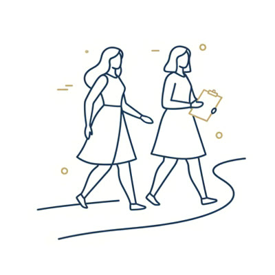 並んで歩く専門家と受講者のイラスト